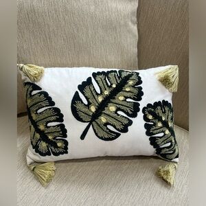 PIER 1 LEAF Embroidered TROPICAL Throw Pillow with Tassels. 19”X 12.5”